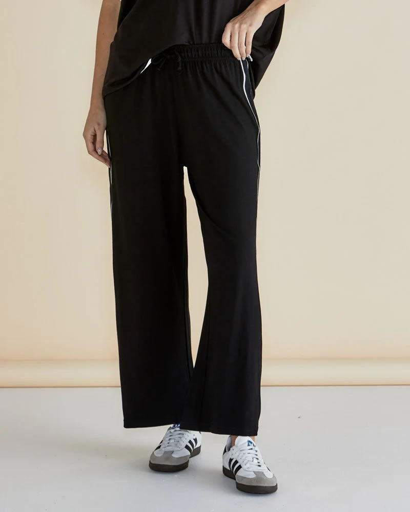 Betty Basics Evelyn Wide Leg Jogger Pants