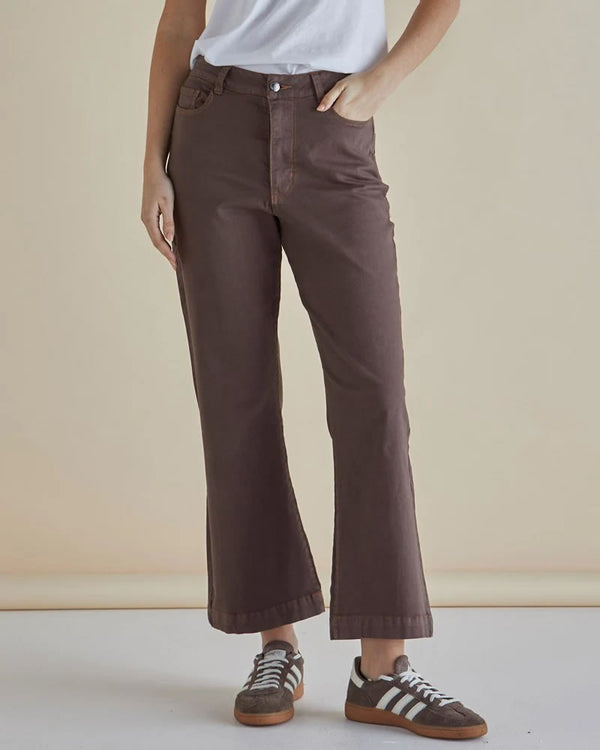  Betty Basics Fleur Bootleg Jeans Coco Brown