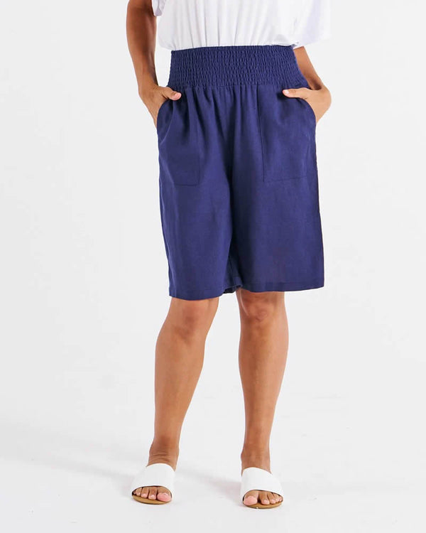  Betty Basics Lee Bermuda Shorts Navy