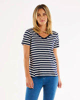 Betty Basics Luella V-Neck T-Shirt